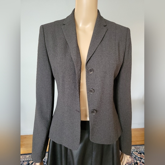 Ann Taylor Gray Blazer - Size 2 - Picture 3 of 7